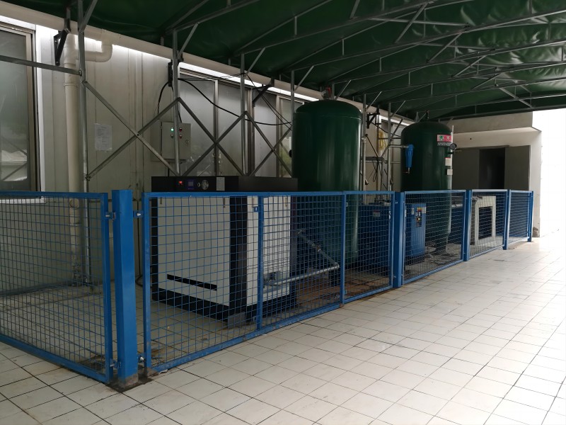 食品加工行業(yè)：智能無油空壓機(jī)成套設(shè)備使用現(xiàn)場實(shí)拍圖